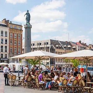 Large Between Train Station & Grand Place Lille